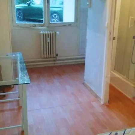 Independent Kitchen&shower Free Parking Apartment *